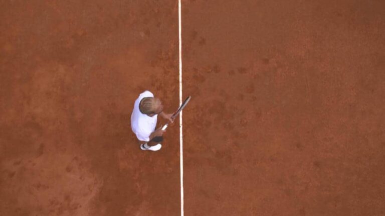 Backhand-one-handed-closed-stance-birdview_01-1030x579