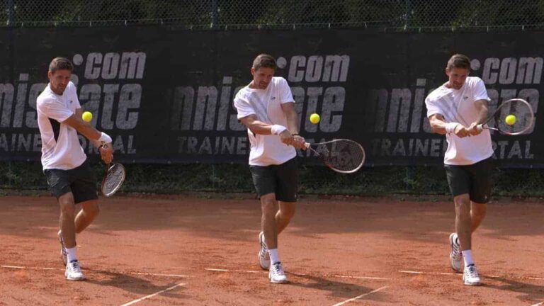 Backhand-two-handed-closed-stance-high-contact-point-front-view_Title