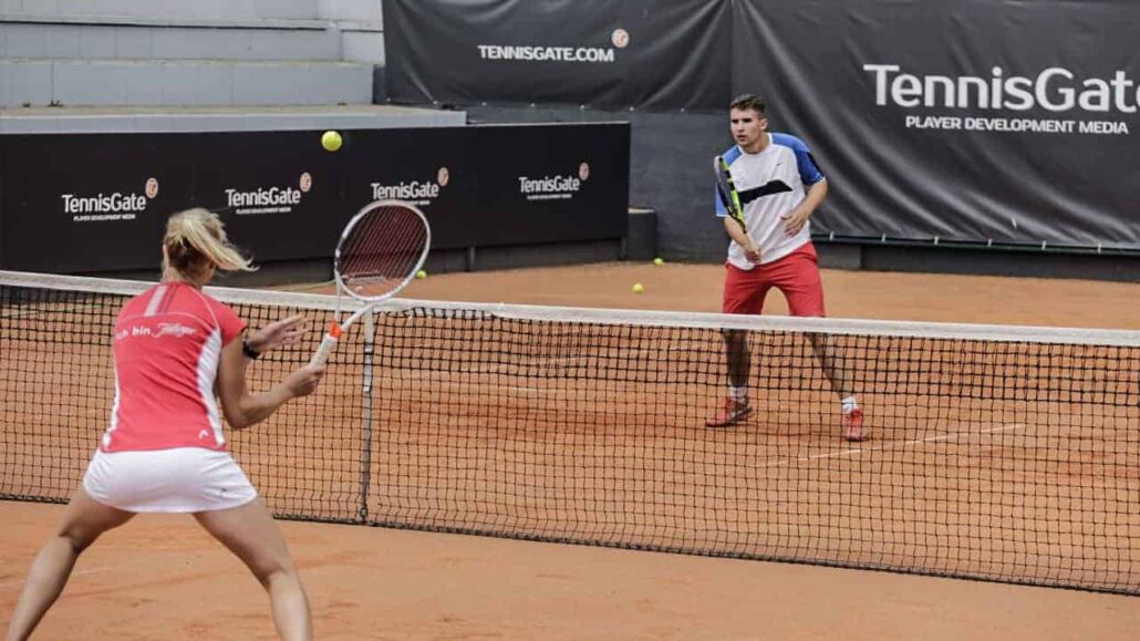 Moving Diagonal Volleys