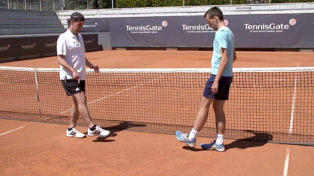 Simple and effective: ankle circular warm-up