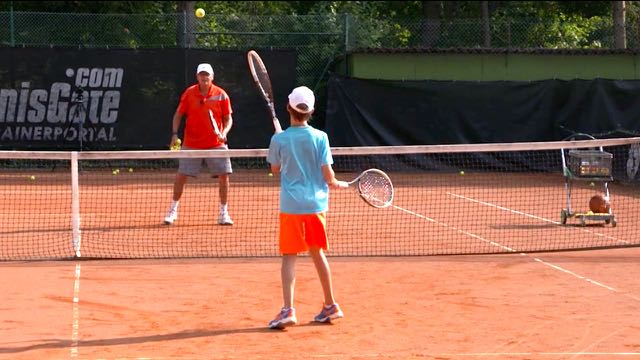 Two Racquets Mini Tennis