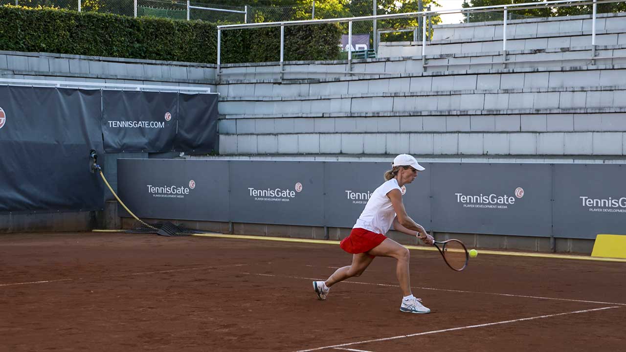 Rückhand-Winkel aus der Bewegung im Korbdrill