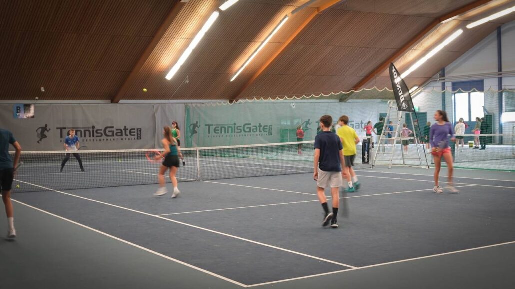 Mini tennis doubles one side no bounce
