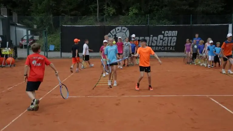 Ball hochprellen in der Leiterkette