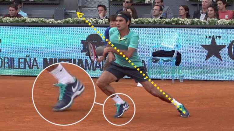 Thumbnail-Federer-Beinarbeit-Rueckhand-aus-dem-Lauf
